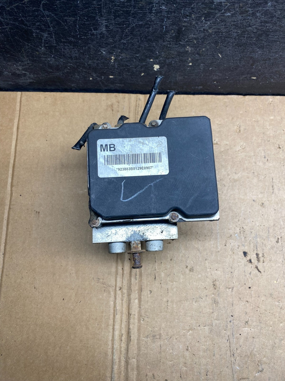 2002 to 2003 Chevrolet Tahoe ABS Pump Anti Lock Module AI9834 DW0