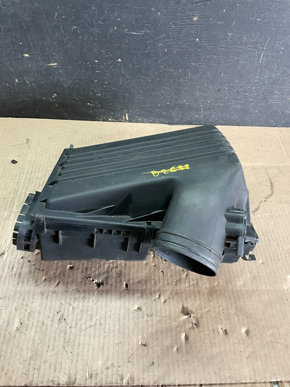 2007 to 2010 BMW X5 Air Intake Cleaner Filter Housing Box M8942 DG2