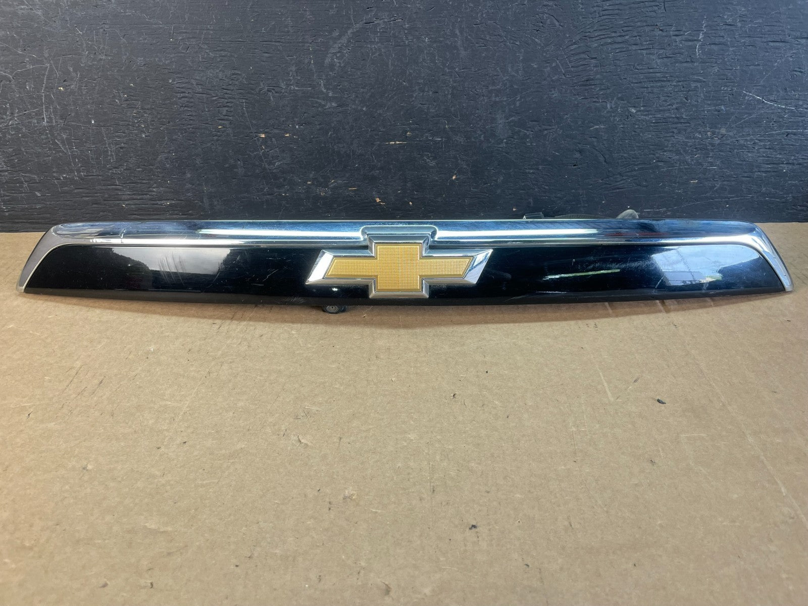2016-2017 Chevrolet Equinox Rear Liftgate Garnish Chrome Trim W/Camera AD0160 DG0