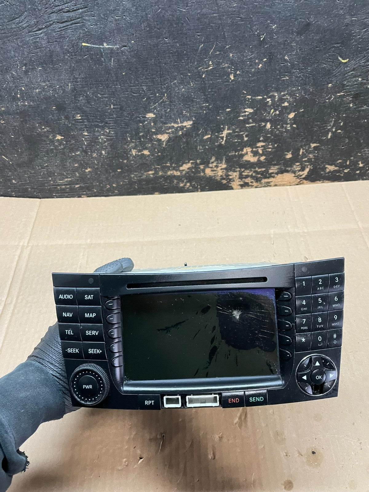 2003-2006 Mercedes Benz W211 E350 E500 Radio Screen Navigation Display AB2910 DG0