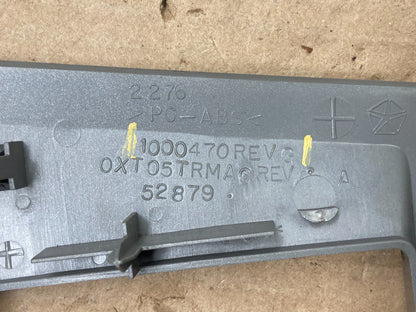 2007 2010 Chrysler Sebring Center Dash Radio Clock Bezel Trim Panel Oem y5420 DG7