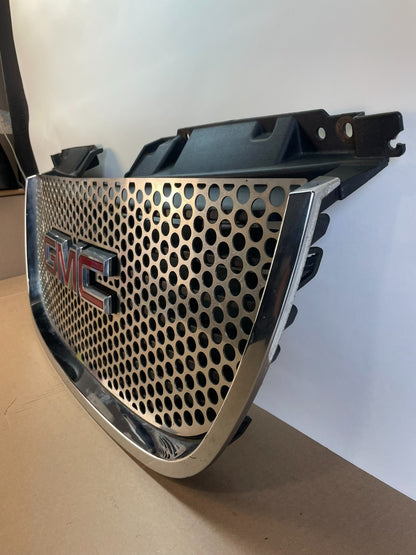 2007 to 2014 GMC Yukon Front Upper Grille Grill AG0970 DG1
