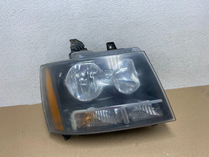 2007 to 2013 Chevrolet Suburban Tahoe Right Passenger RH Headlight AG6813 DW0