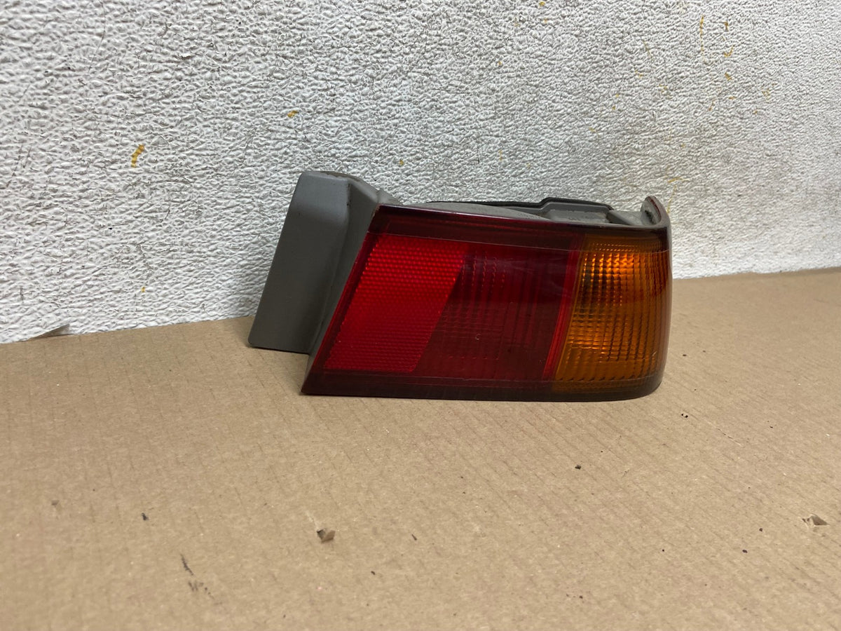 1997 1998 1999 Toyota Camry Tail Light Right Passenger Rh Side AH4369 LK1