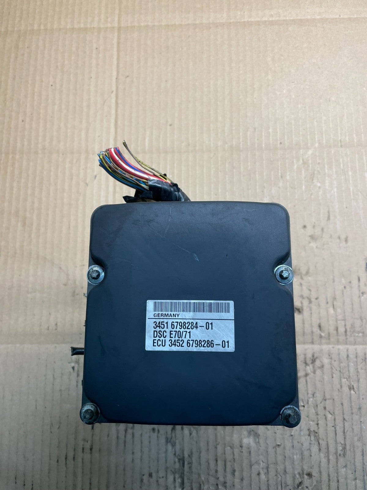 2007 to 2013 BMW X5 E70 ABS Anti-Lock Brake Pump Module OEM x8785 DG4