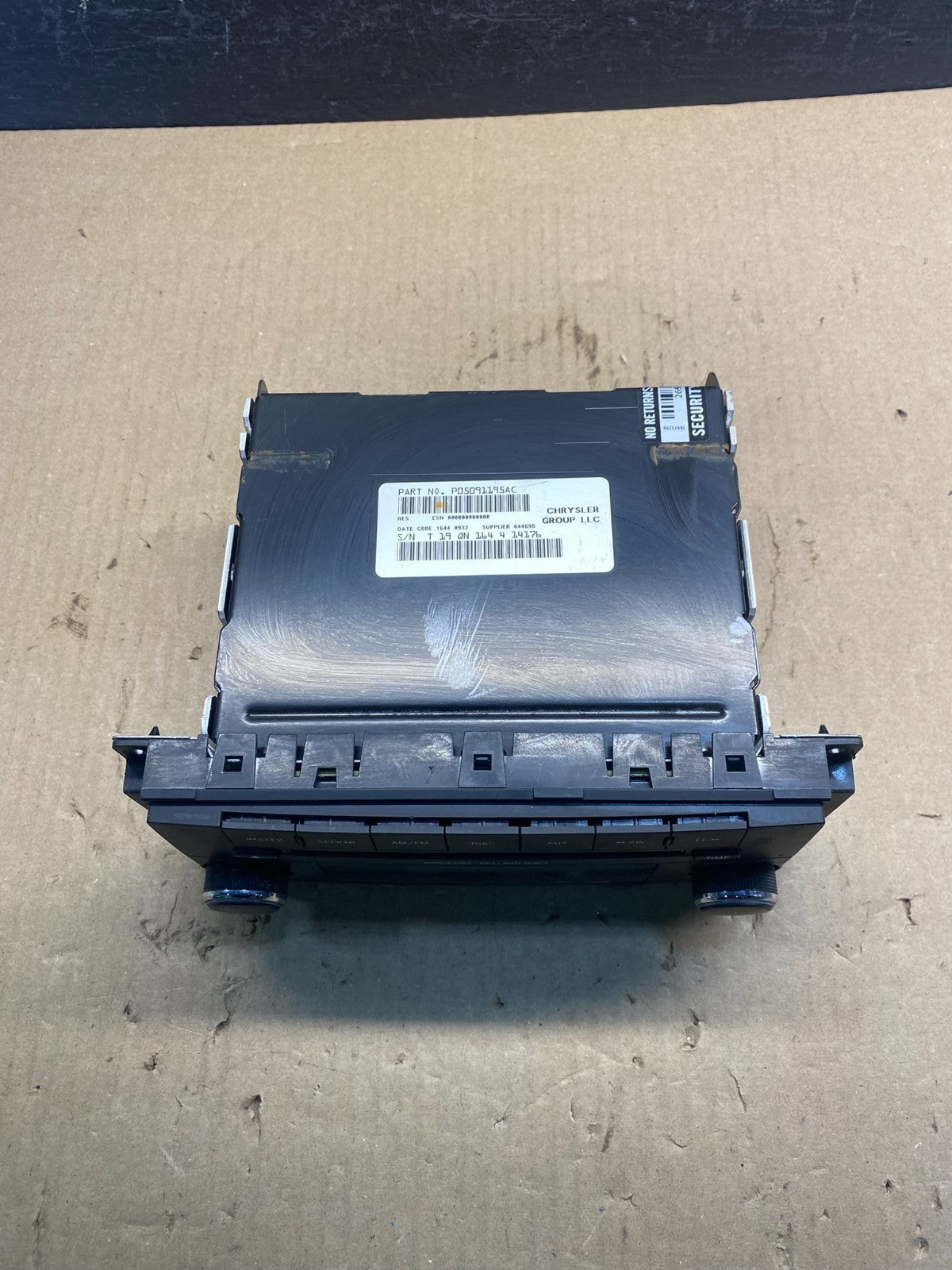 2007 2014 Jeep Dodge Chrysler Screen Display CD Player Satellite Radio AC8930 DG3