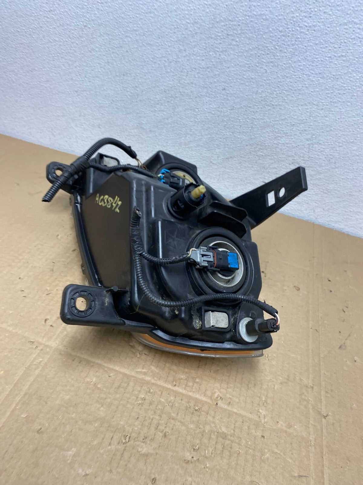 2011-2013 Jeep Grand Cherokee Right Passenger Halogen Headlight AC3842 DW6