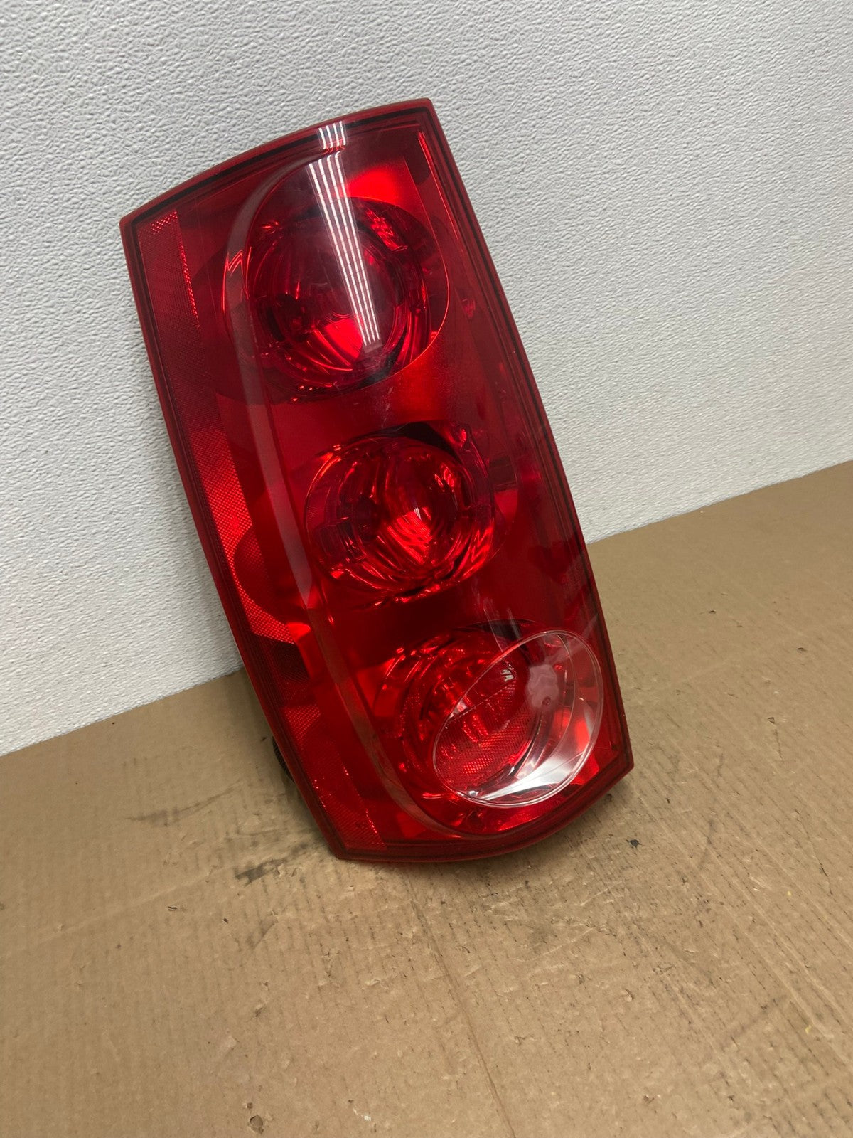 2007 to 2011 GMC Yukon Left Driver LH Side Tail Light AB8296 LK2