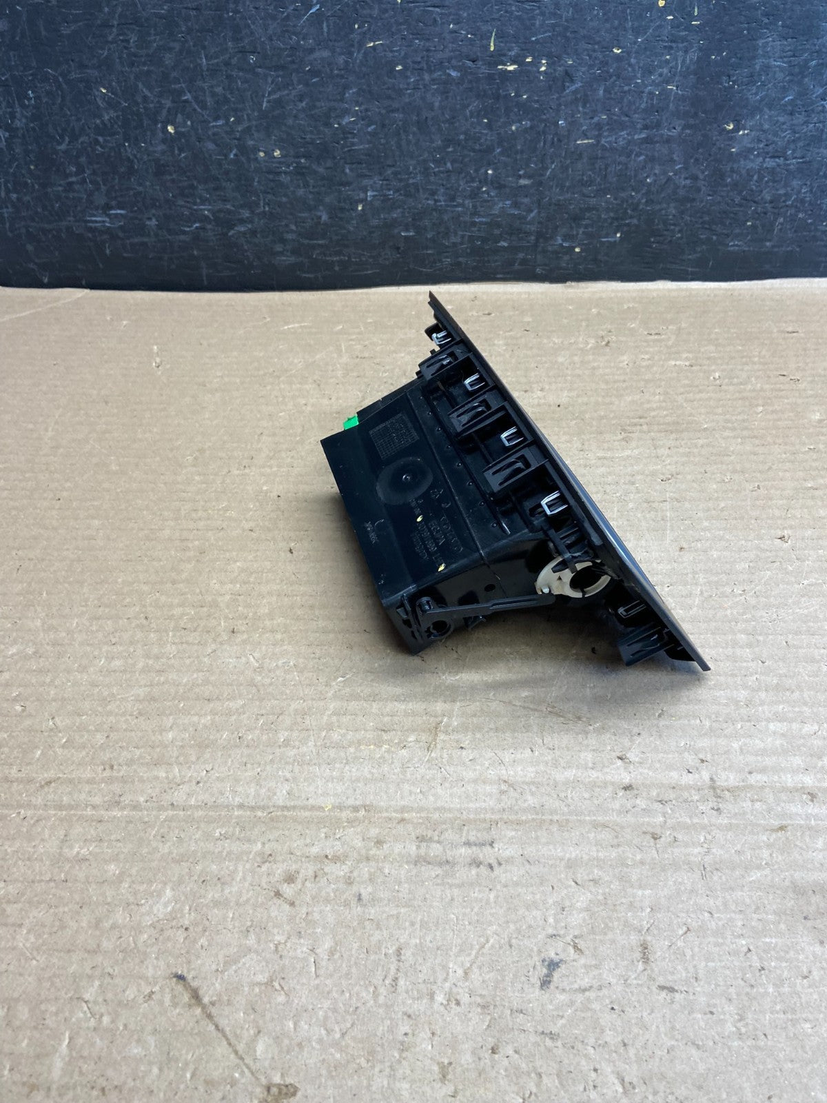 2011 to 2018 Volvo S60 Center Dash Air Vent Bezel Panel Trim AH3527 DG2