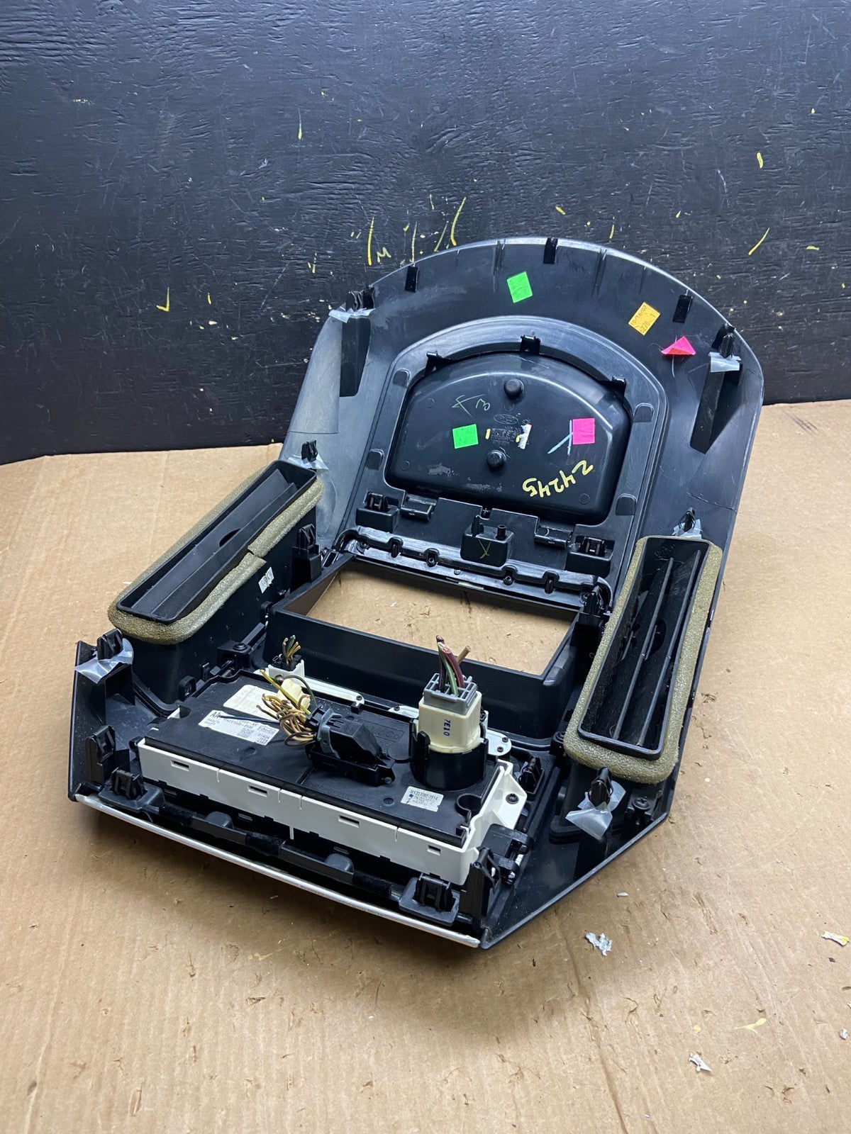 2007 - 2010 Ford Edge Heater Climate Control Radio Control Dash Bezel z4245 DG4