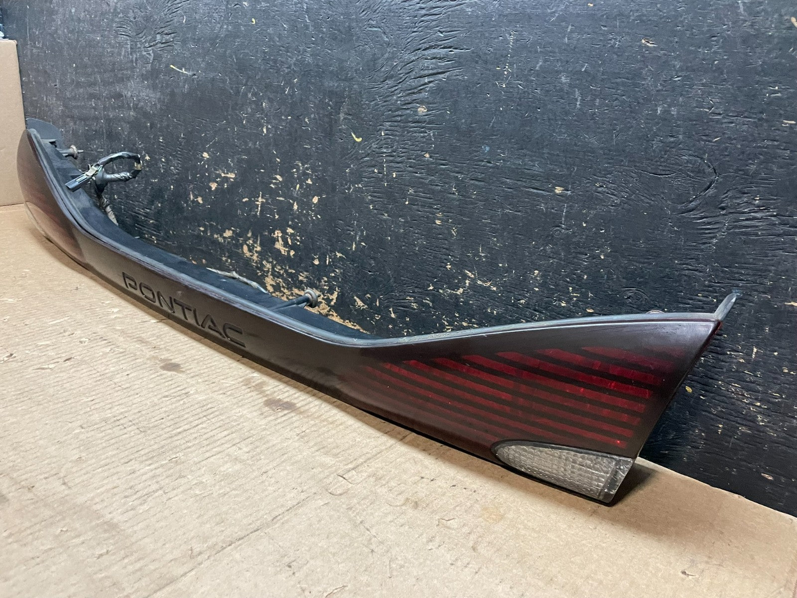 1996 to 1999 Pontiac Bonneville Tail Gate Tail Light Reverse light Y9576 PS1