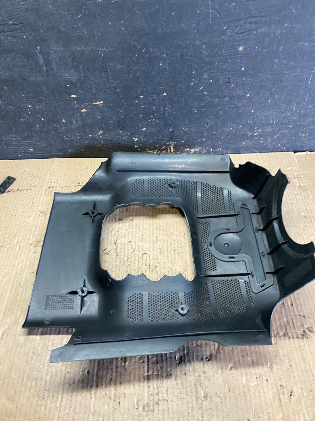 2001 to 2005 Volkswagen Passat 2.8 Turbo Engine Motor Cover Q3250 DG6