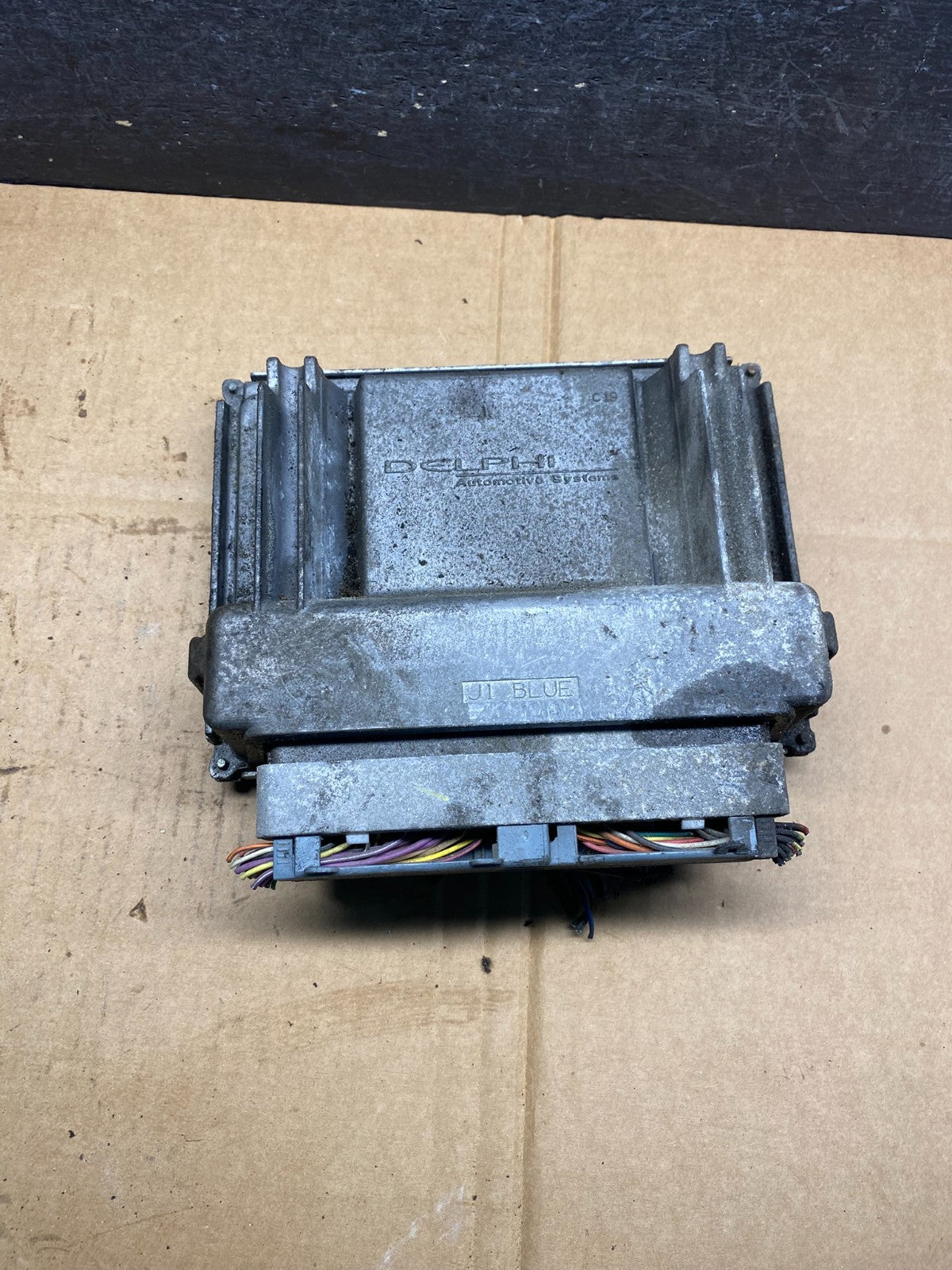 2001-2002 Silverado Tahoe Engine Computer Module 12200411 ECM ECU AI9992 DW1