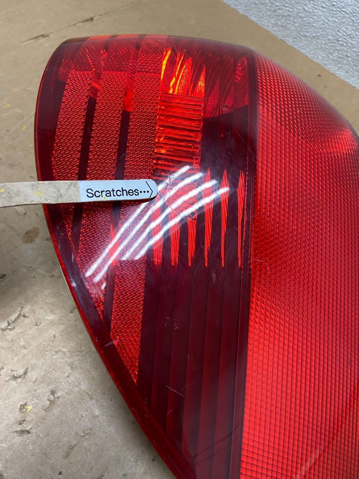 2004-2005 Toyota Sienna Right Passenger Rh Side Tail Light TYC Z7799 DW3