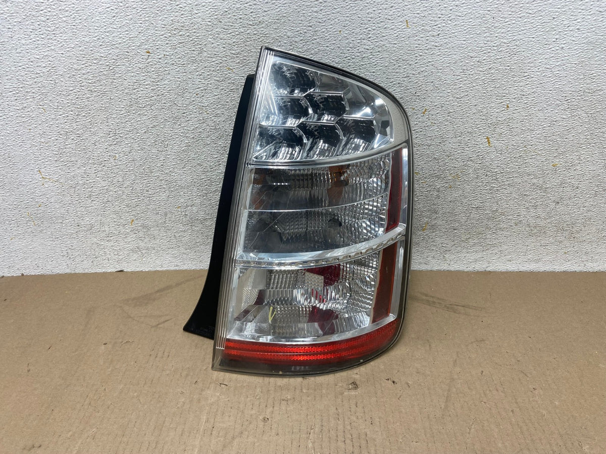 2006 to 2009 Toyota Prius Tail Light Right Passenger Side AH6757 LK0
