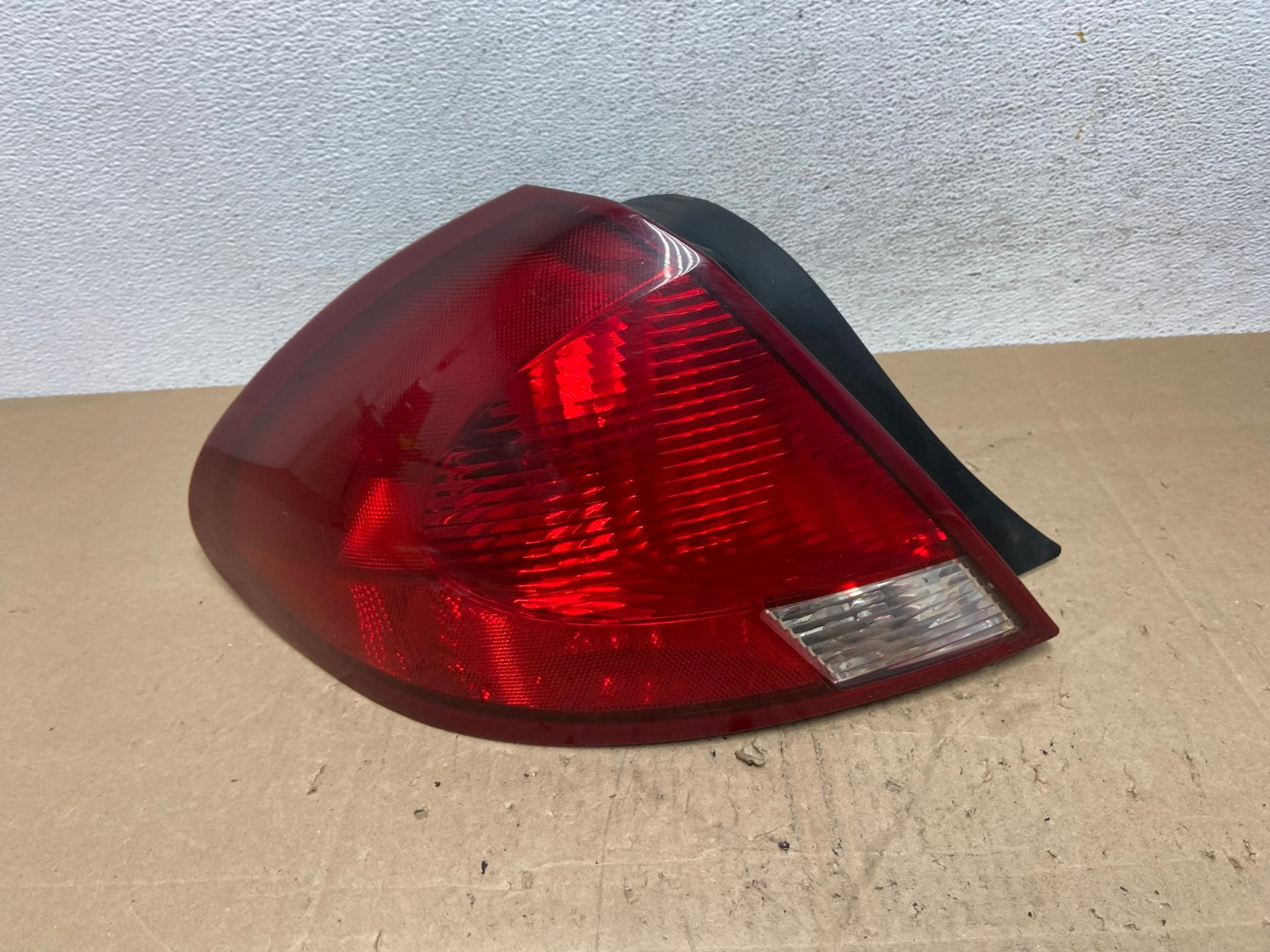 2000 2001 2002 2003 Ford Taurus Left Driver Lh Side Tail Light AE6440 LK0