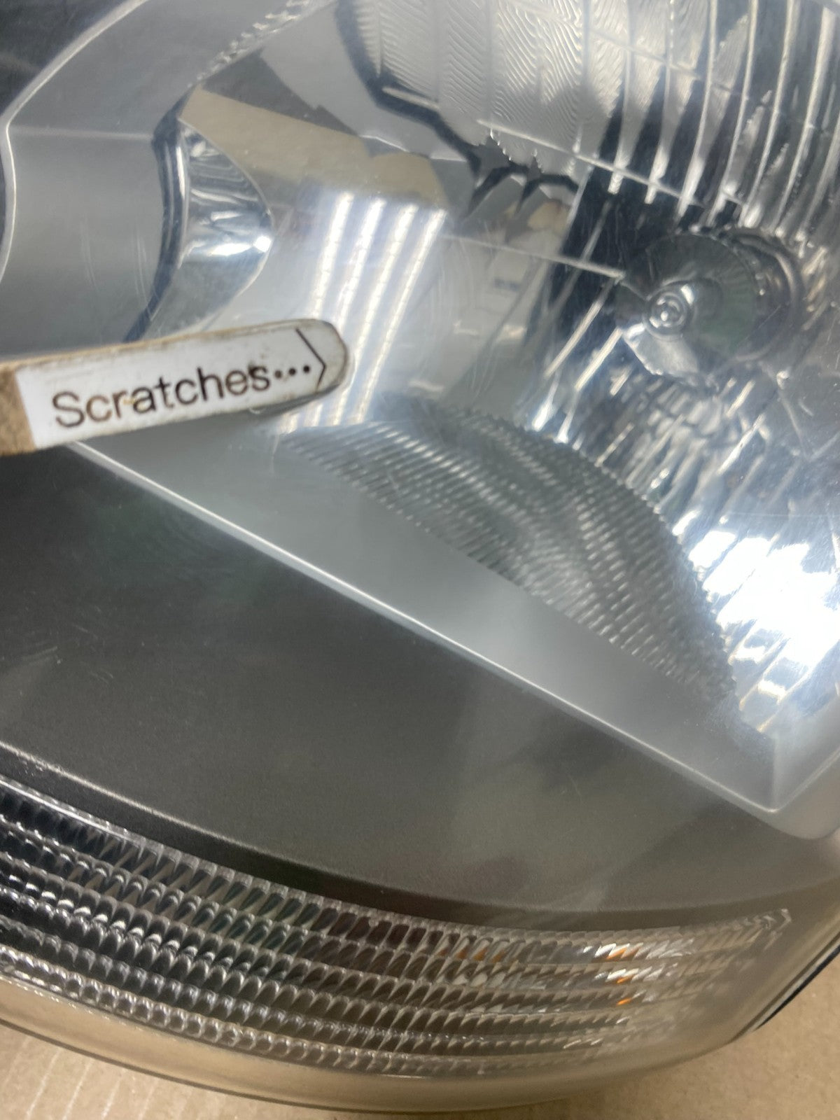 2005 to 2008 Hyundai Tucson Left+Right Side Headlights AE9618 DW4