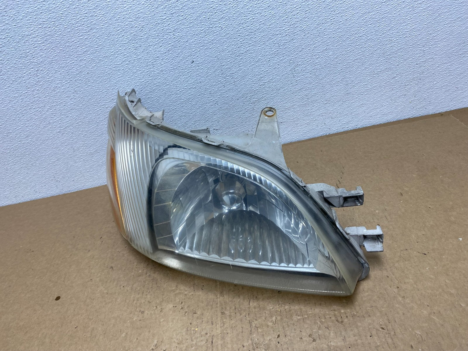 2000 2001 2002 Toyota Echo Right Passenger RH Side Headlight AC1341 DW1