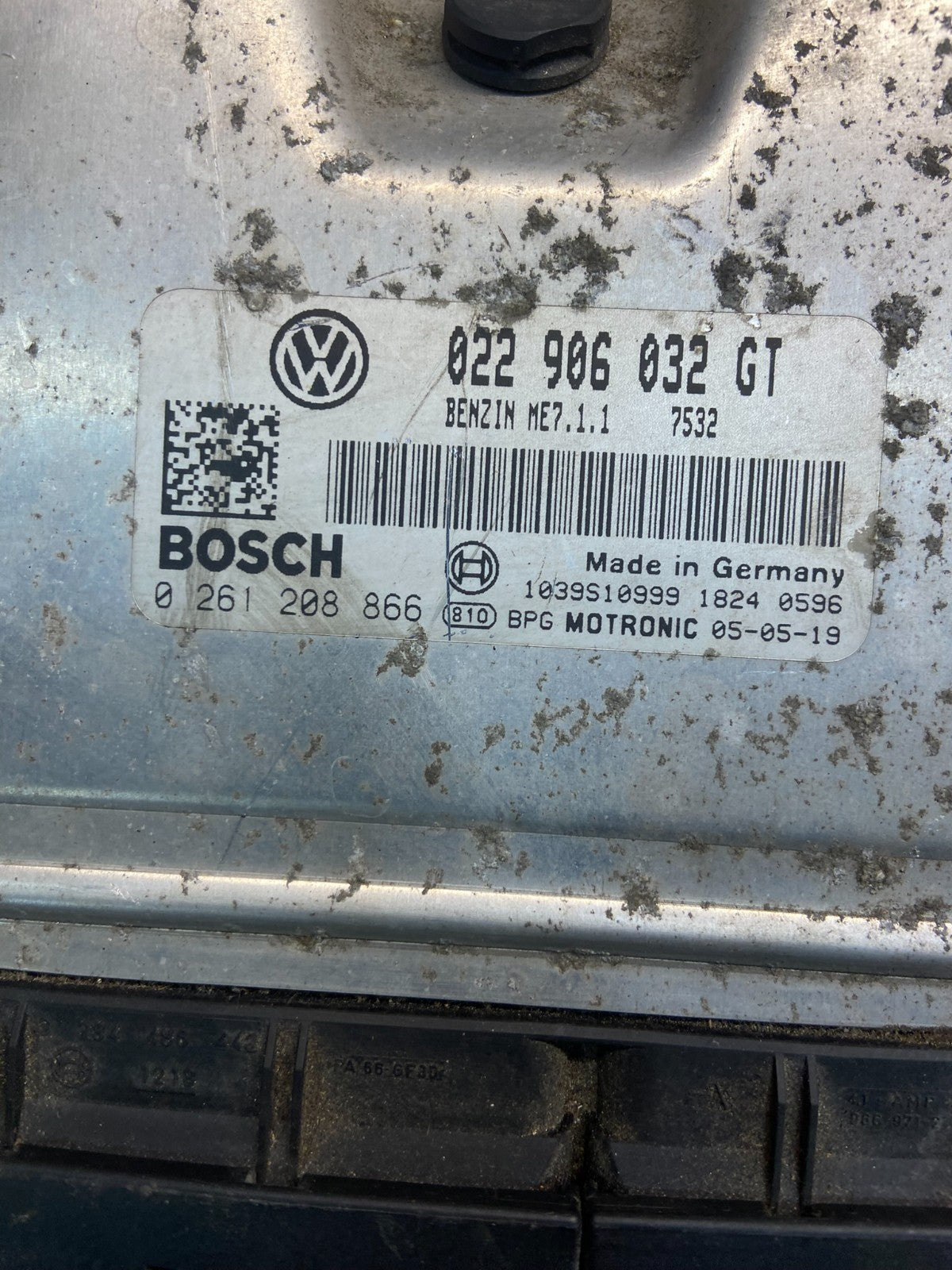 2006 Volkswagen Touareg 3.2L ECM Engine Control Unit ECU OEM Z8644 DG2
