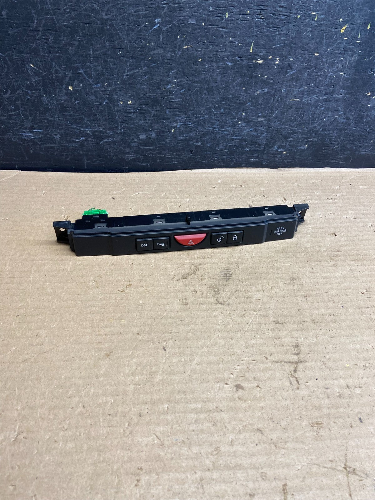 2006-2009 Land Range Rover Sport Center Console Hazard Door Lock Switch AH36600