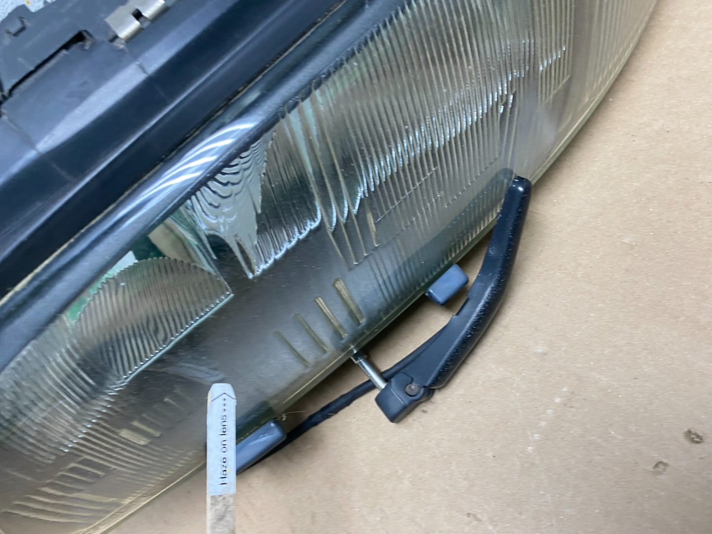 2001 2002 2003 2004 Volvo V70 XC70 Left Driver Side Headlight AD6411 DW3