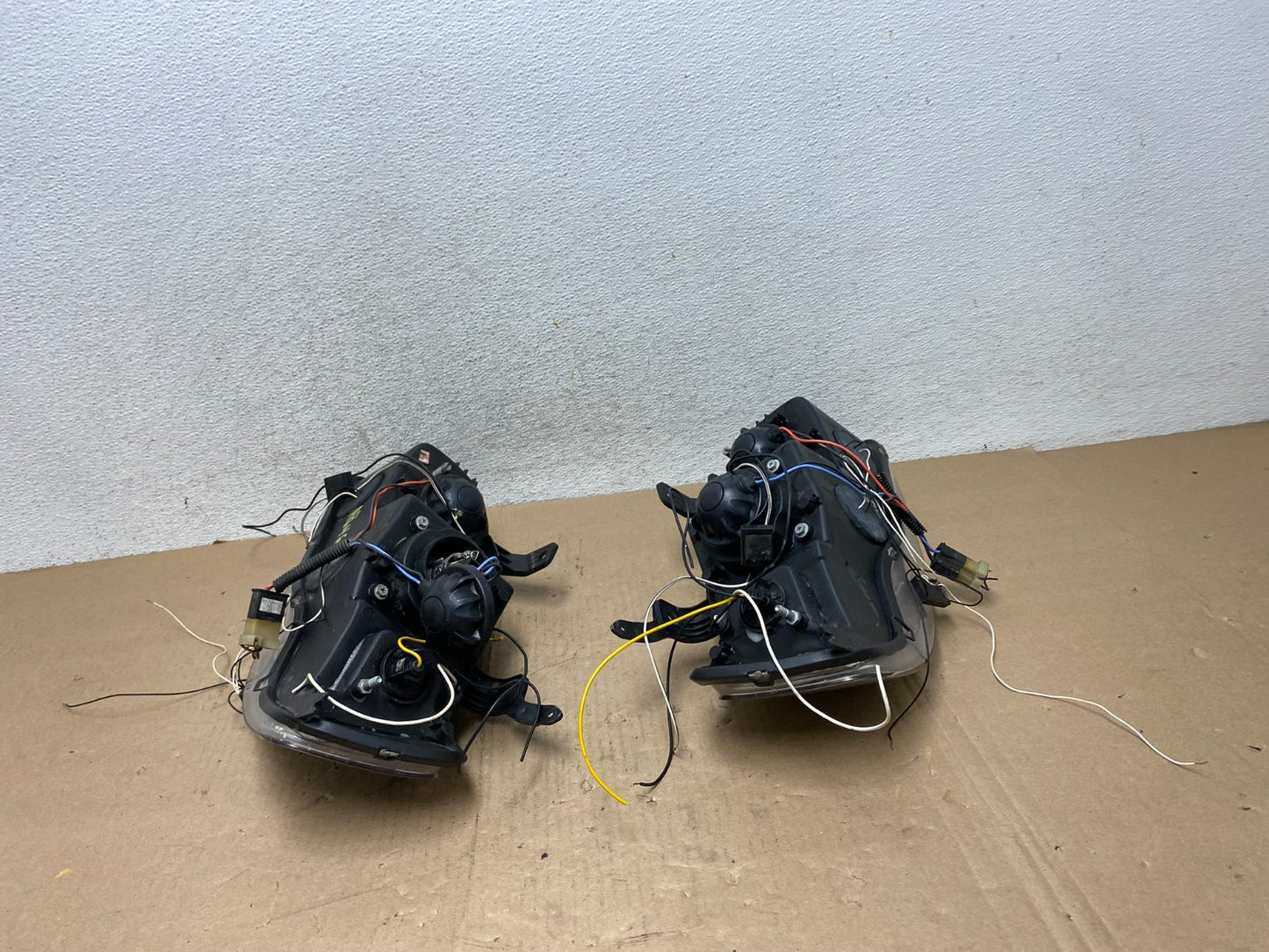 2004 to 2006 Chevrolet Aveo Sedan Aveo5 Left+Right Side Headlights AG46669