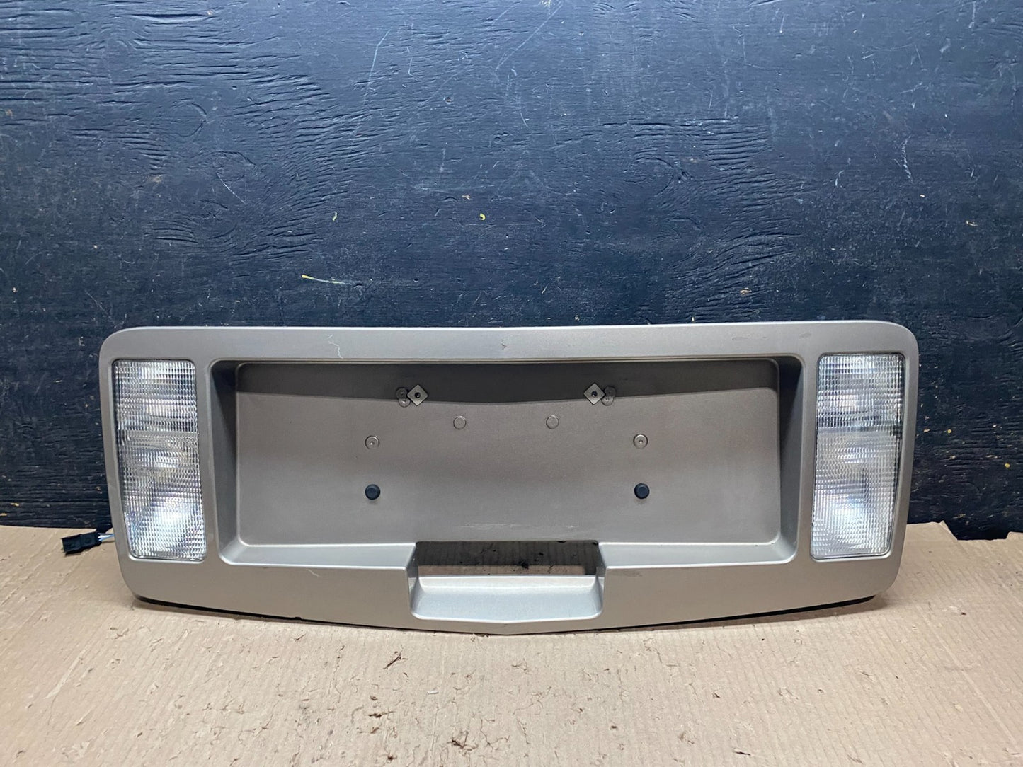2004-2009 Cadillac SRX Trunk Panel Lid Backup License Plate X8125 DG0