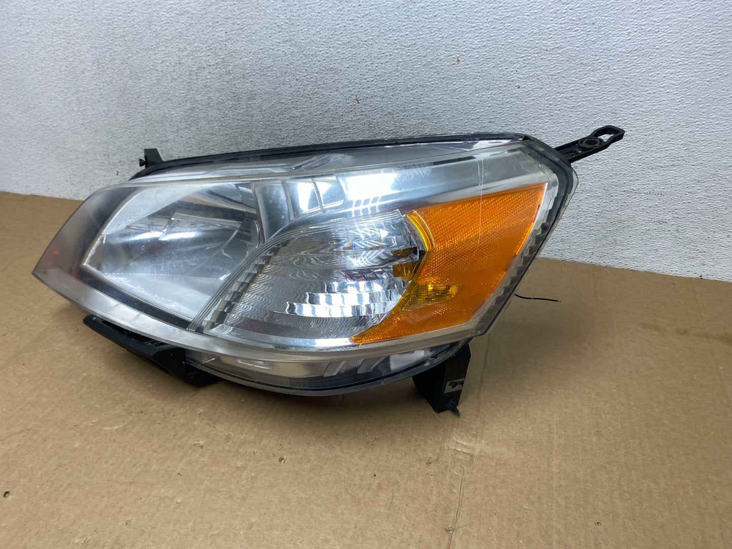 2013 to 2021 Nissan NV200 Left Driver LH Halogen Headlight AF9528 DW1