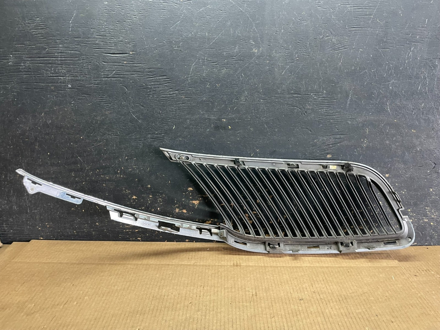 2013 to 2016 Lincoln MKT Left Driver LH Side Front Grill Grille OEM aa9201 DG3