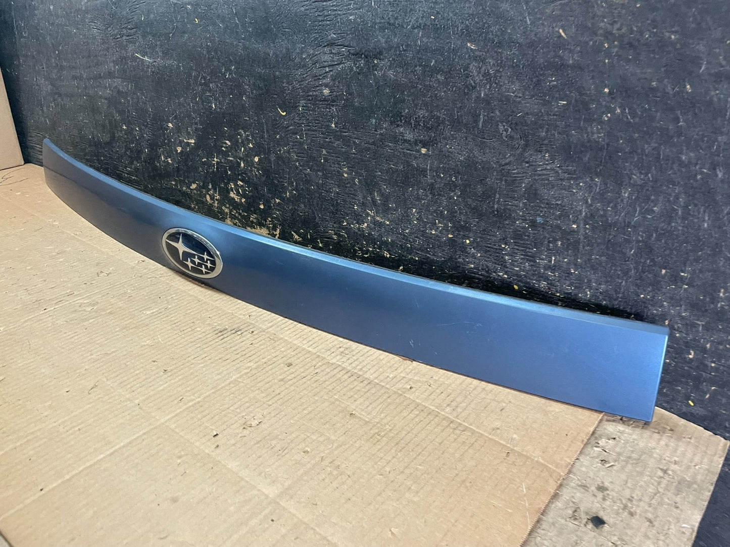 2009 - 2013 Subaru Forester  Liftgate Tailgate Trunk Trim Molding y1927 DG2