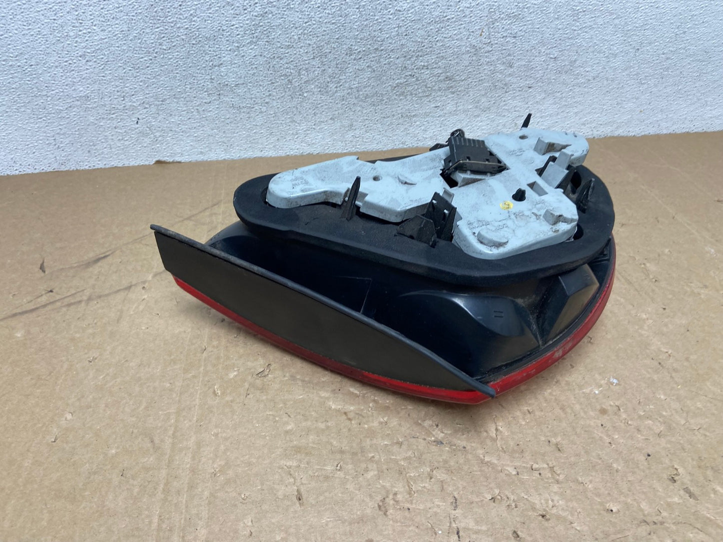 2000 to 2004 Jaguar S-Type Right Passenger RH Side Tail Light AG1124 LK4
