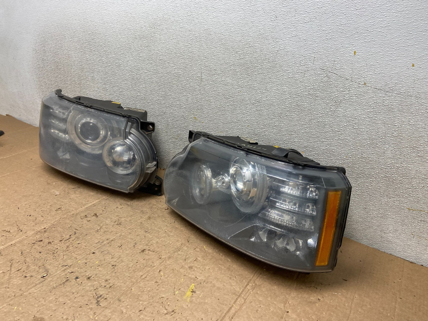 2010 - 2012 Land Rover Range Rover L322 Left+Right Xenon Hid Headlights AA41241