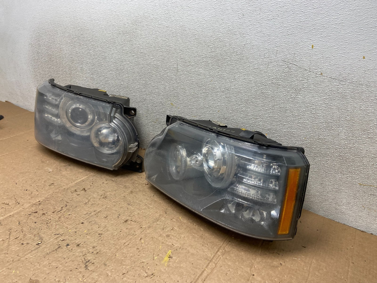2010 - 2012 Land Rover Range Rover L322 Left+Right Xenon Hid Headlights AA41241