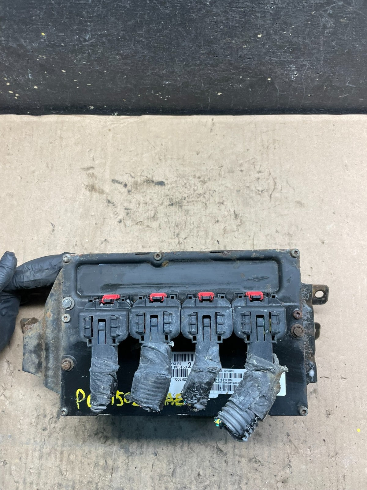 2010 Dodge Caravan Town & Country Engine Computer p68050410ac T2507 DG0