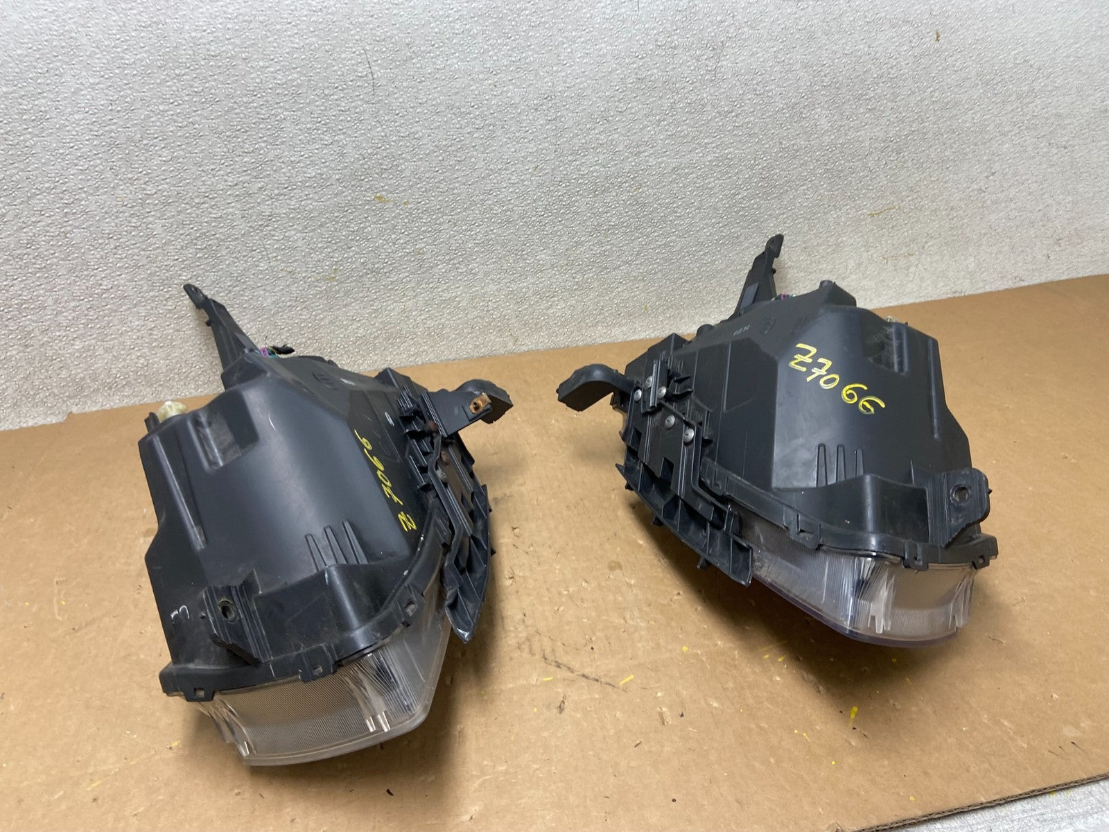 2011 to 2015 Chevrolet Cruze Halogen Left+Right Set Headlights Z7066 DW9