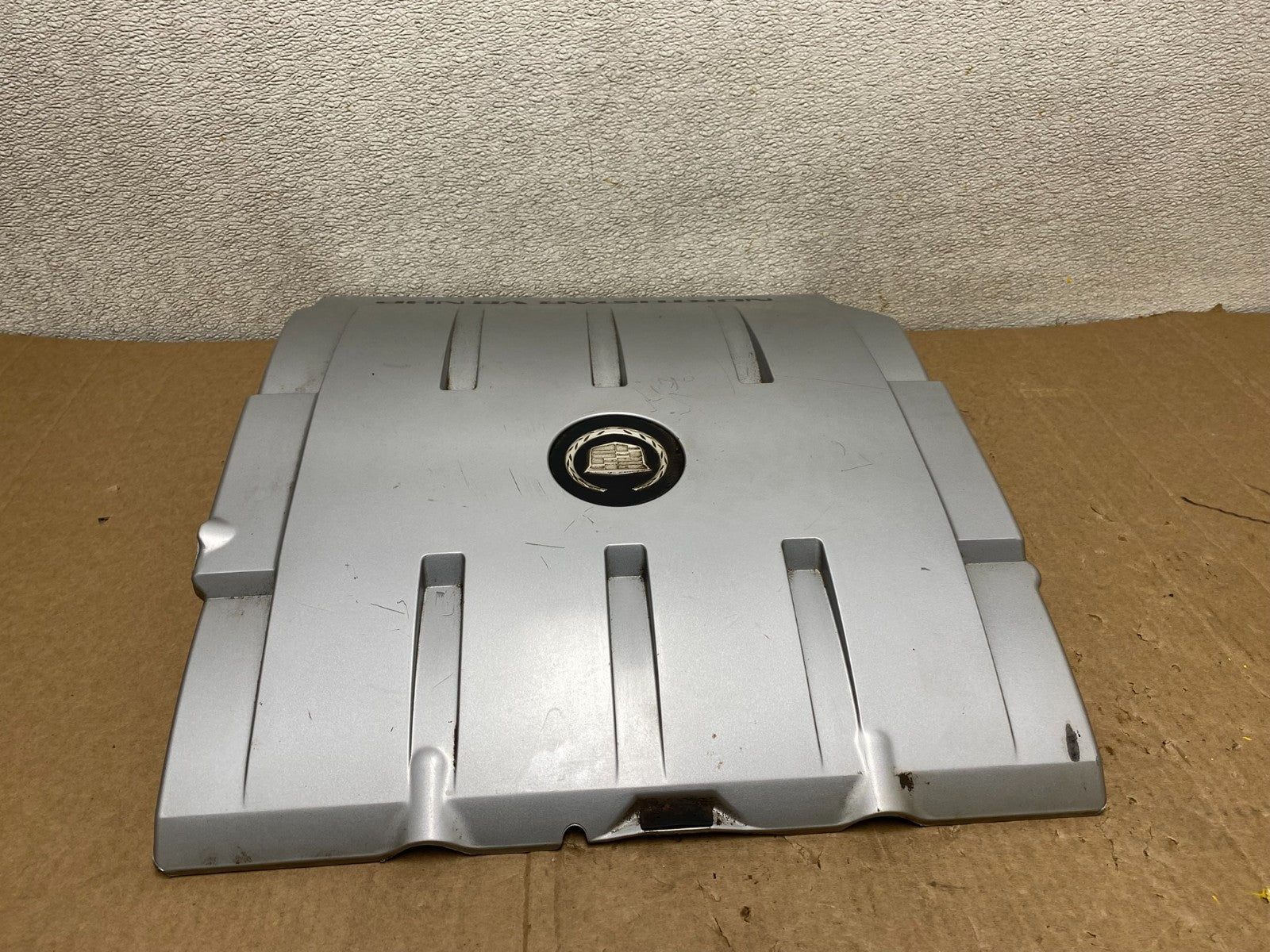 1997 to 2004 Cadillac Deville Seville Northstar Engine Motor Cover u9886 DG3