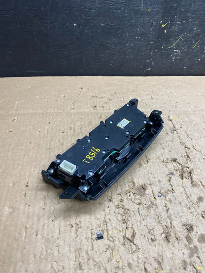 2009-2014 Nissan Murano AM FM Radio CD Control Panel T8516 DG3