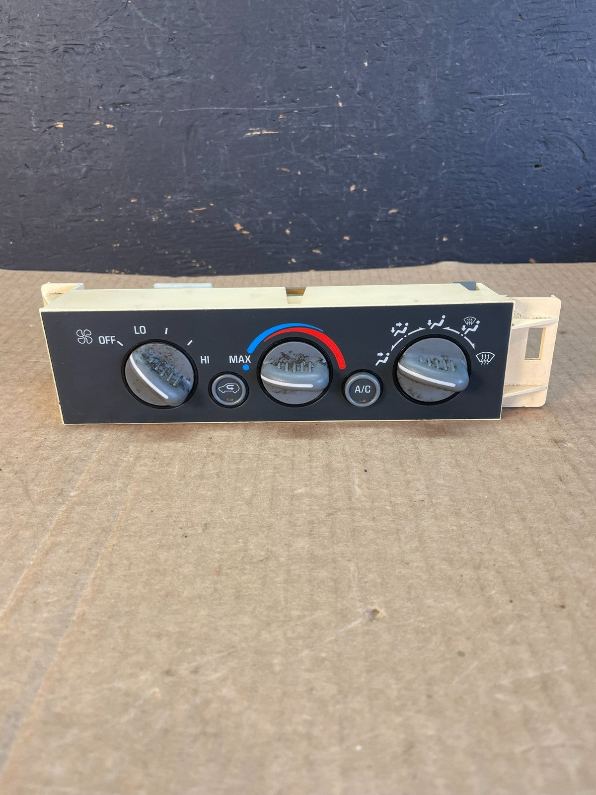 1996-1999 Chevrolet Tahoe AC Climate Control HVAC Rear Window Defogger AF3647 DW0