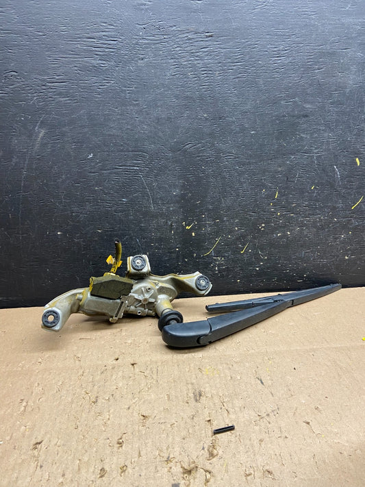 2012 to 2017 Toyota Prius V Rear Wiper Windshield Motor t6245 DG0