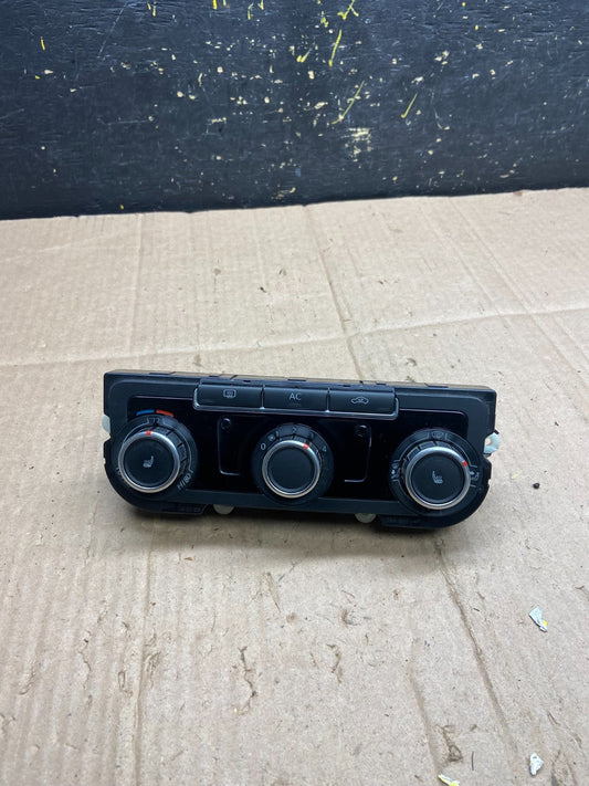 2009 - 2011 Volkswagen CC Center Climate Control Panel AC Heater AA7940 DG0