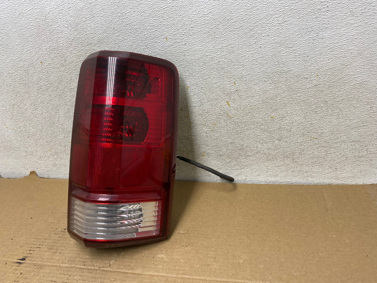 2007-2011 Dodge Nitro Tail Light Right Passenger Rh Side AH8040 LK2
