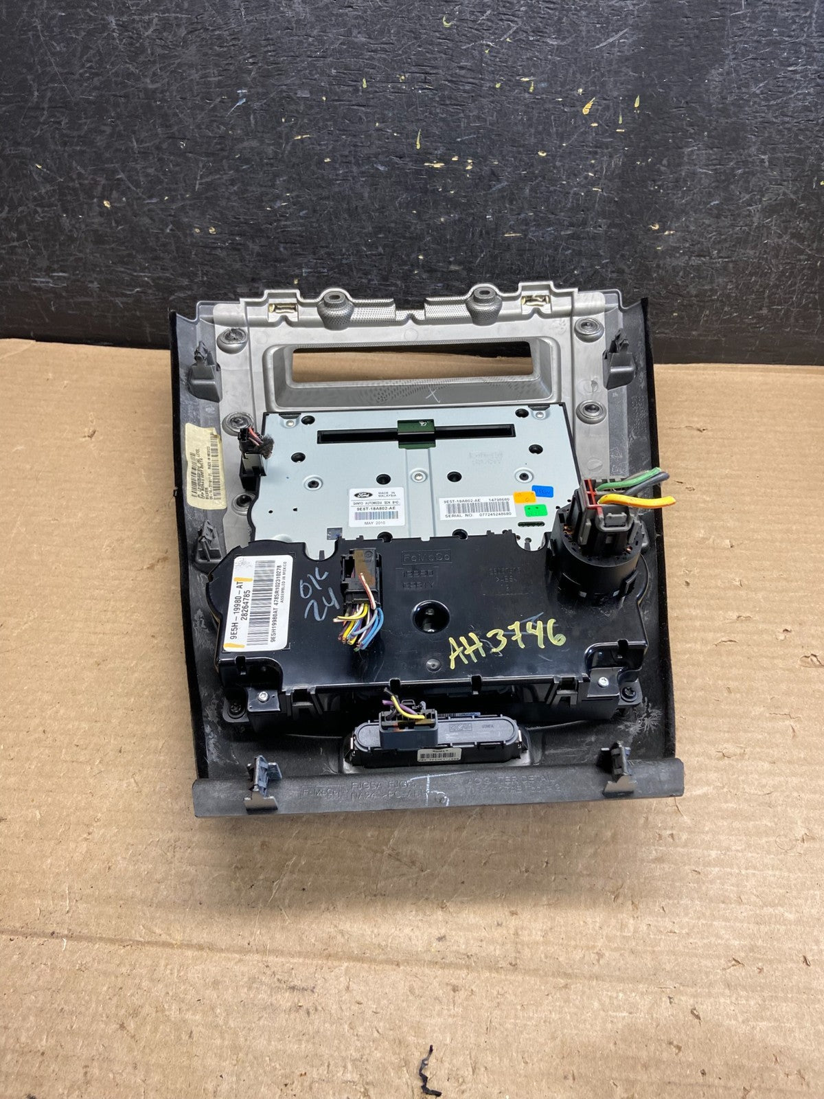 2010 to 2012 Ford Fusion Radio Climate Control A/C Control ah3746 DG6