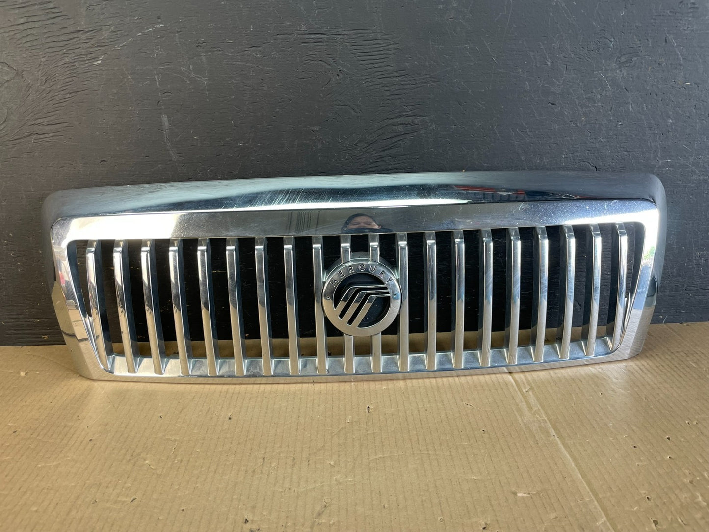 2006 to 2008 Mercury Grand Marquis Front Upper Grill Grille AE3710 DG0