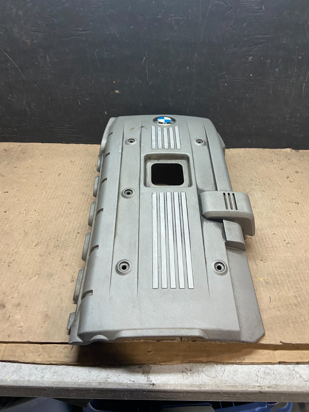 2007 to 2011 BMW 530i Plastic Engine Cover Shield j1205  OEM DG1