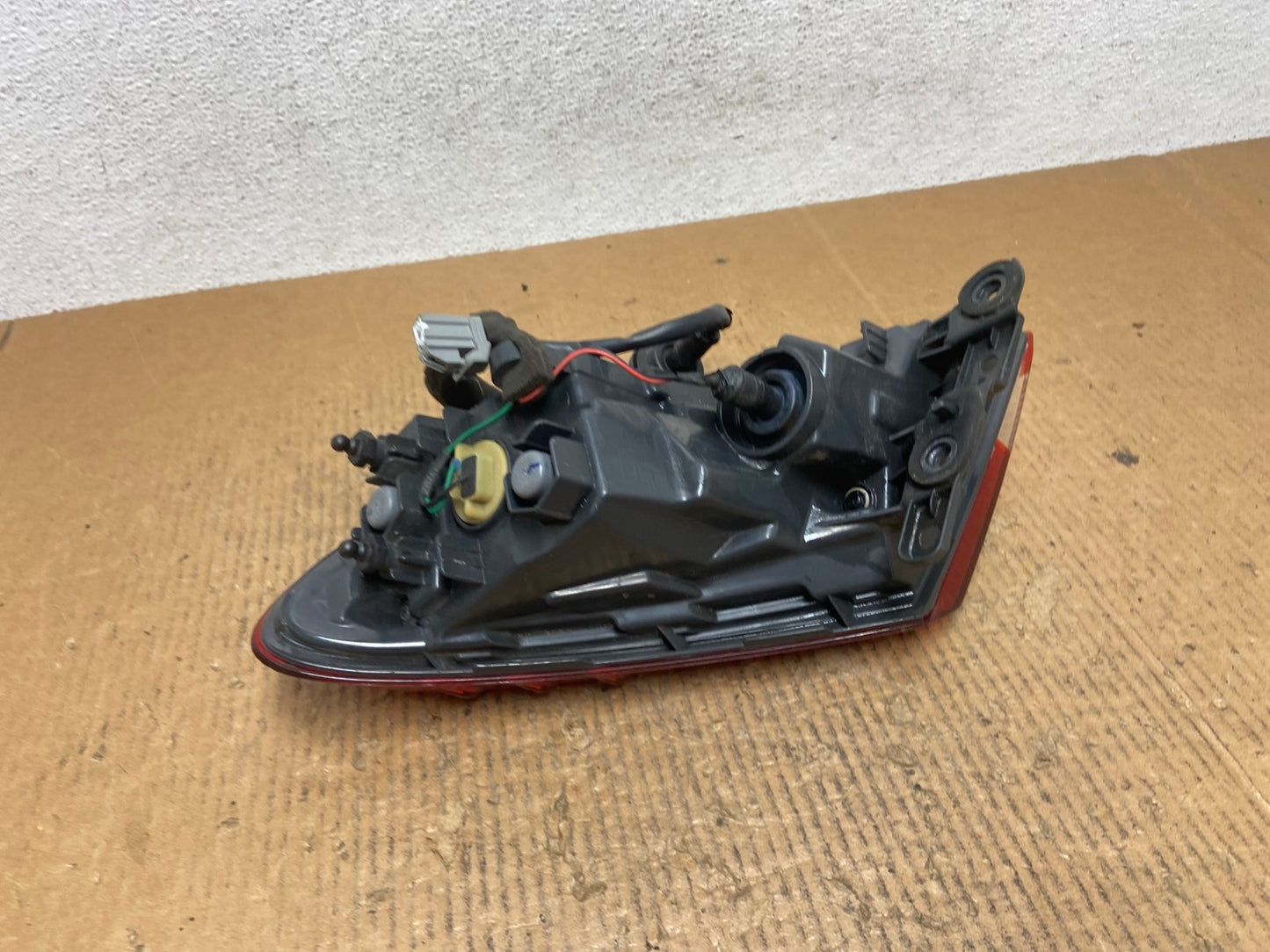 2015 2016 2017 Chrysler 200 Sedan Left Driver LH Side Tail Light AE2834 LK4