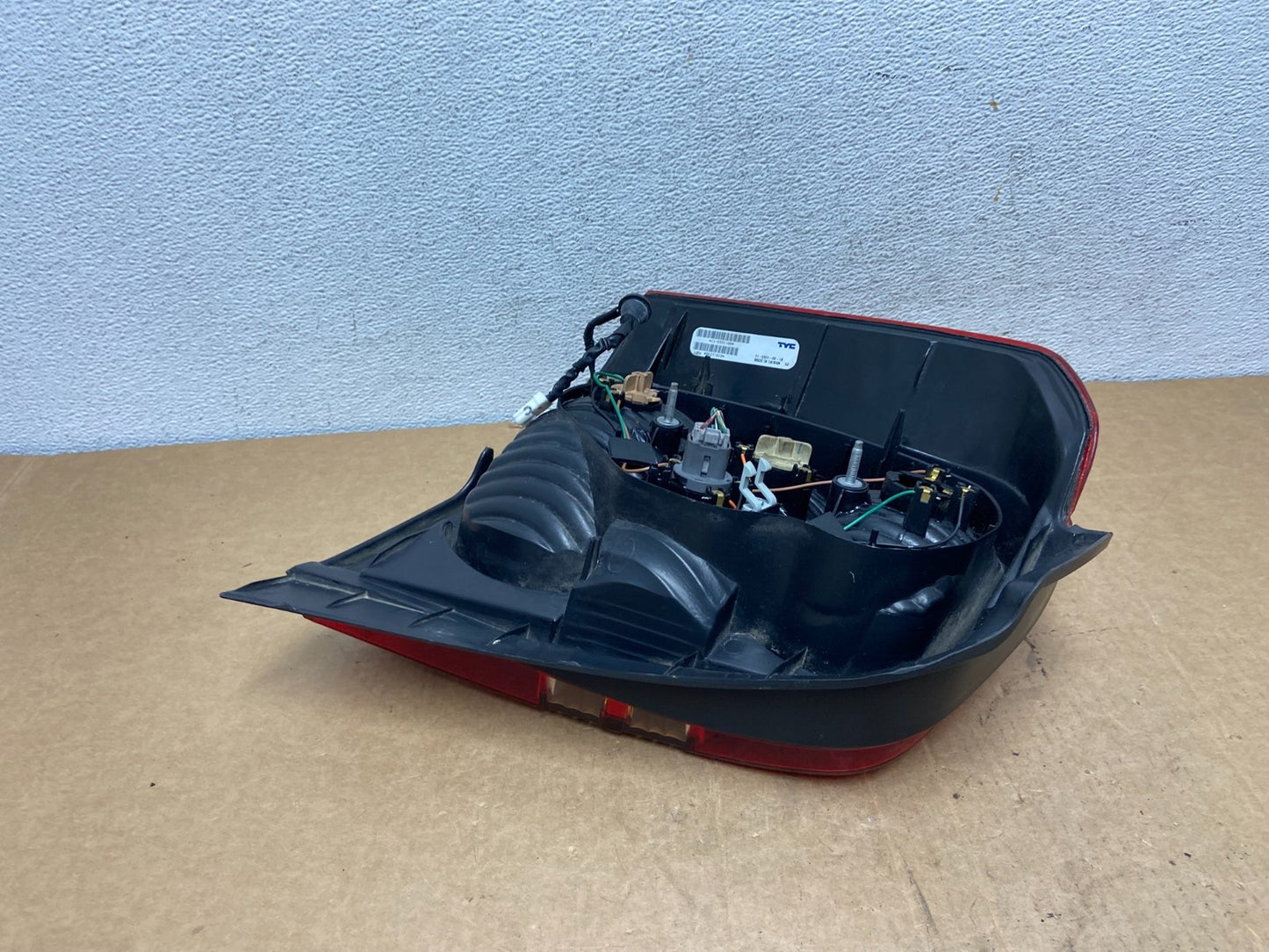 2001 2002 2003 Toyota Highlander Right Passenger RH Tail Light TYC AD6058 DW4