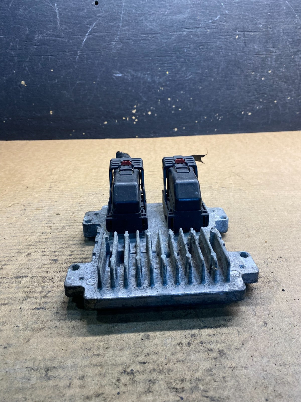 2010 to 2013 Chevrolet Silverado Yukon Engine Control Module ECM ECU aa1741 DG1