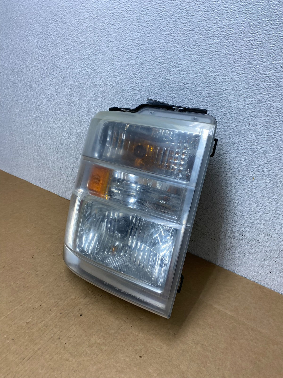 2008-2014 Ford Econoline E150 E250 E350 Right Passenger Headlight AD4539 DW1