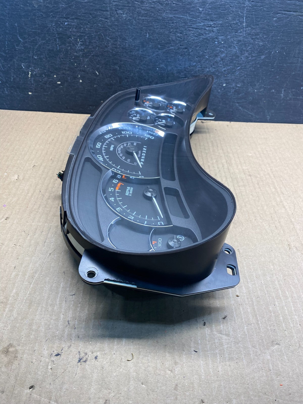 2003 to 2006 Cadillac Escalade Instrument Speedometer Cluster Gauge AG3952 DW1