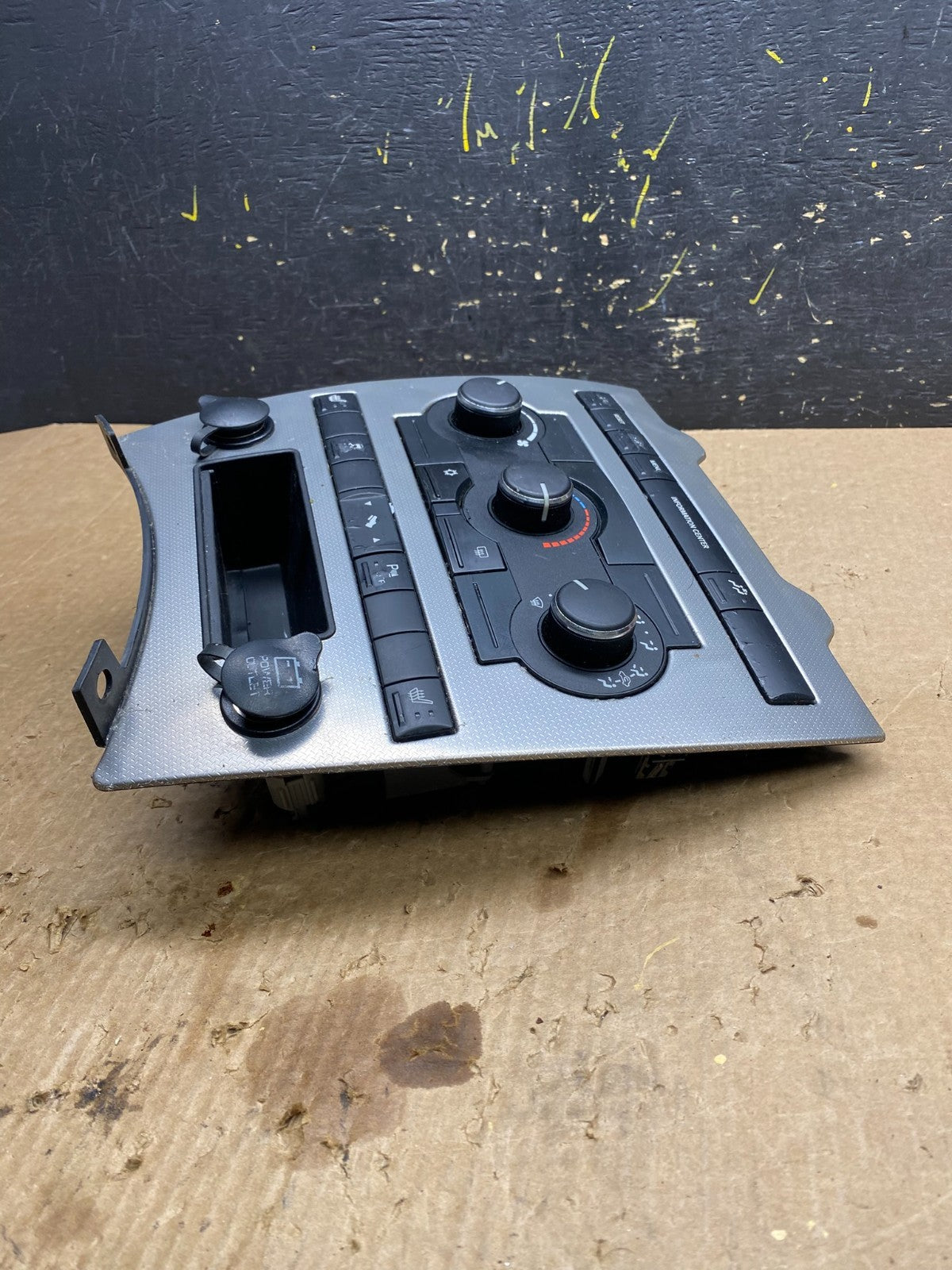 2005 to 2007 Jeep Commander Grand Cherokee A/C Climate Control Bezel Z4482 DG3